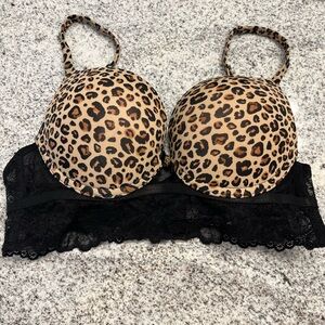 Lot of bras 34B